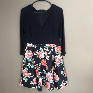 Long sleeve v-neck knit top navy floral dress